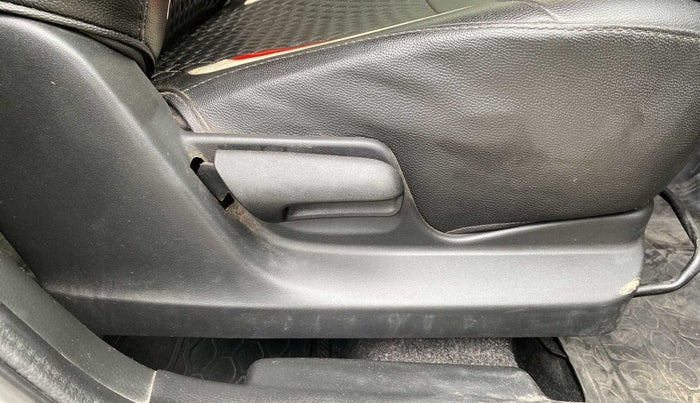 2016 Maruti Swift VXI, Petrol, Manual, 18,603 km, Driver Side Adjustment Panel