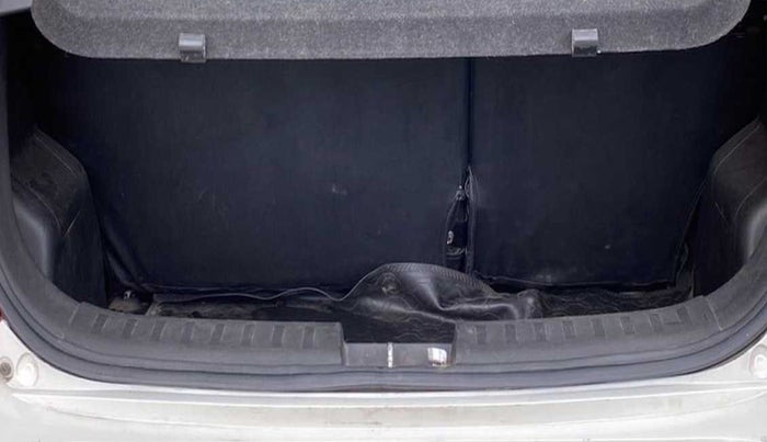 2016 Maruti Swift VXI, Petrol, Manual, 18,603 km, Boot Inside