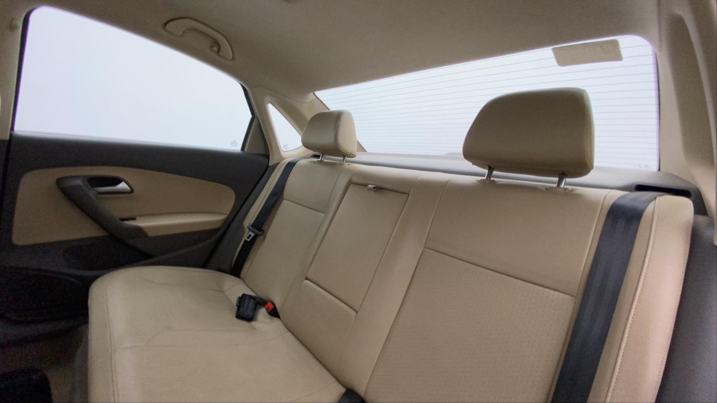 2016 Volkswagen Vento HIGHLINE 1.5 AT, Diesel, Automatic, 1,12,963 km, Right Side Rear Door Cabin
