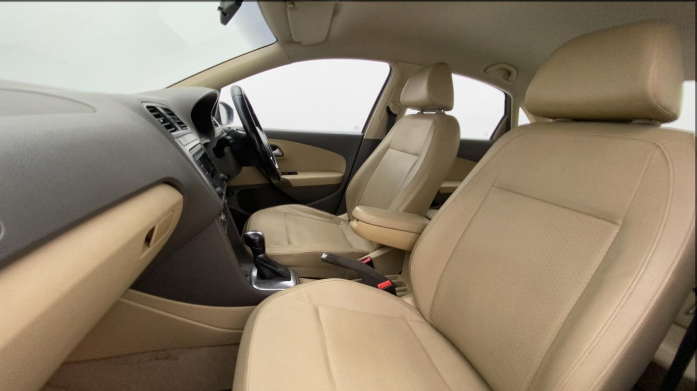 2016 Volkswagen Vento HIGHLINE 1.5 AT, Diesel, Automatic, 1,12,963 km, Right Side Front Door Cabin