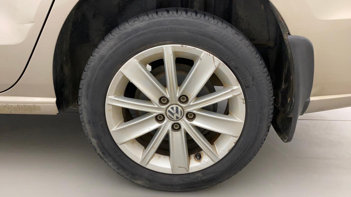 2016 Volkswagen Vento HIGHLINE 1.5 AT, Diesel, Automatic, 1,12,963 km, Left Rear Wheel