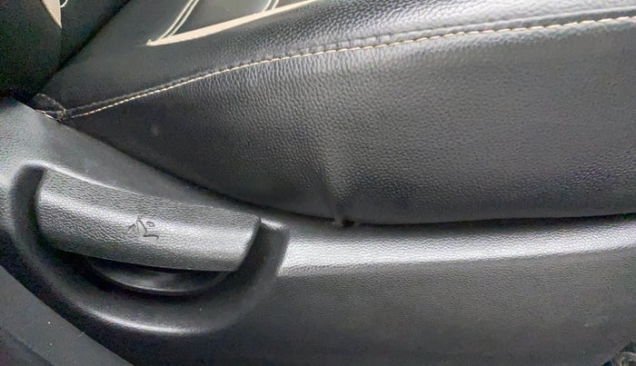 2019 Hyundai Grand i10 MAGNA AT 1.2 KAPPA VTVT, Petrol, Automatic, 55,265 km, Driver Side Adjustment Panel