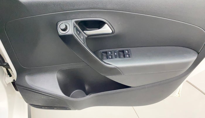 2020 Volkswagen Polo HIGHLINE PLUS 1.0, Petrol, Manual, 19,631 km, Driver Side Door Panels Control