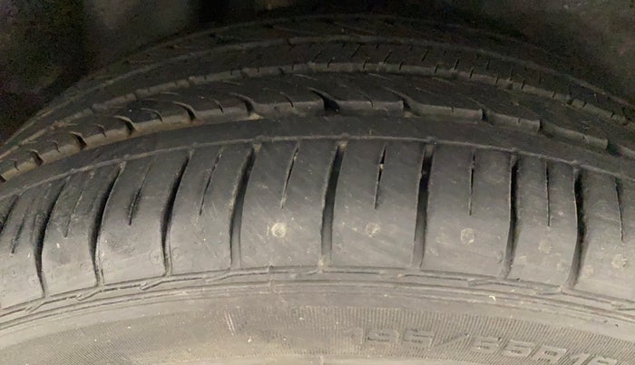 2020 Volkswagen Polo HIGHLINE PLUS 1.0, Petrol, Manual, 19,631 km, Right Rear Tyre Tread