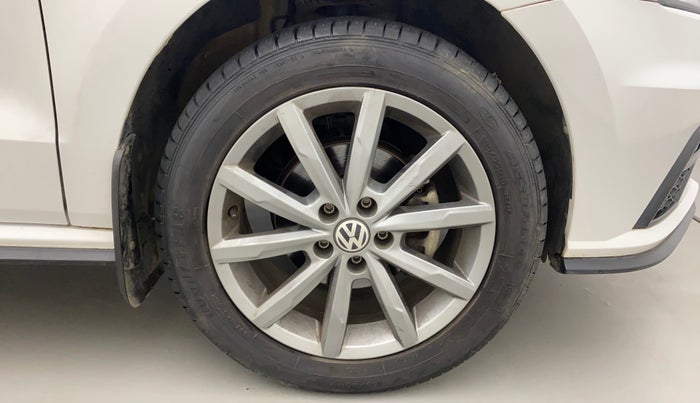 2020 Volkswagen Polo HIGHLINE PLUS 1.0, Petrol, Manual, 19,631 km, Right Front Wheel