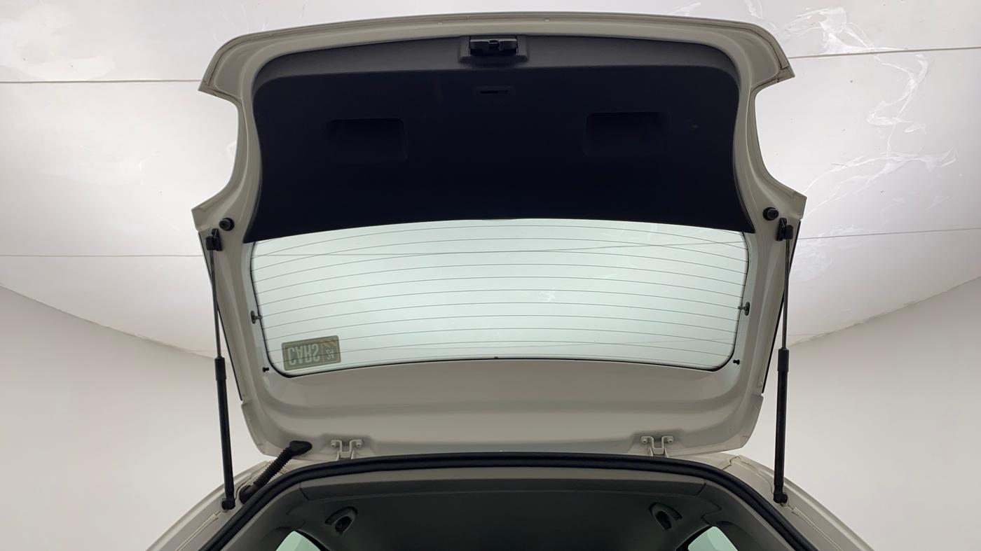 2020 Volkswagen Polo HIGHLINE PLUS 1.0, Petrol, Manual, 19,631 km, Boot Door Open