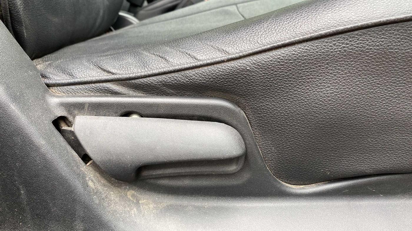 2013 Maruti Swift VXI, Petrol, Manual, 85,145 km, Driver Side Adjustment Panel