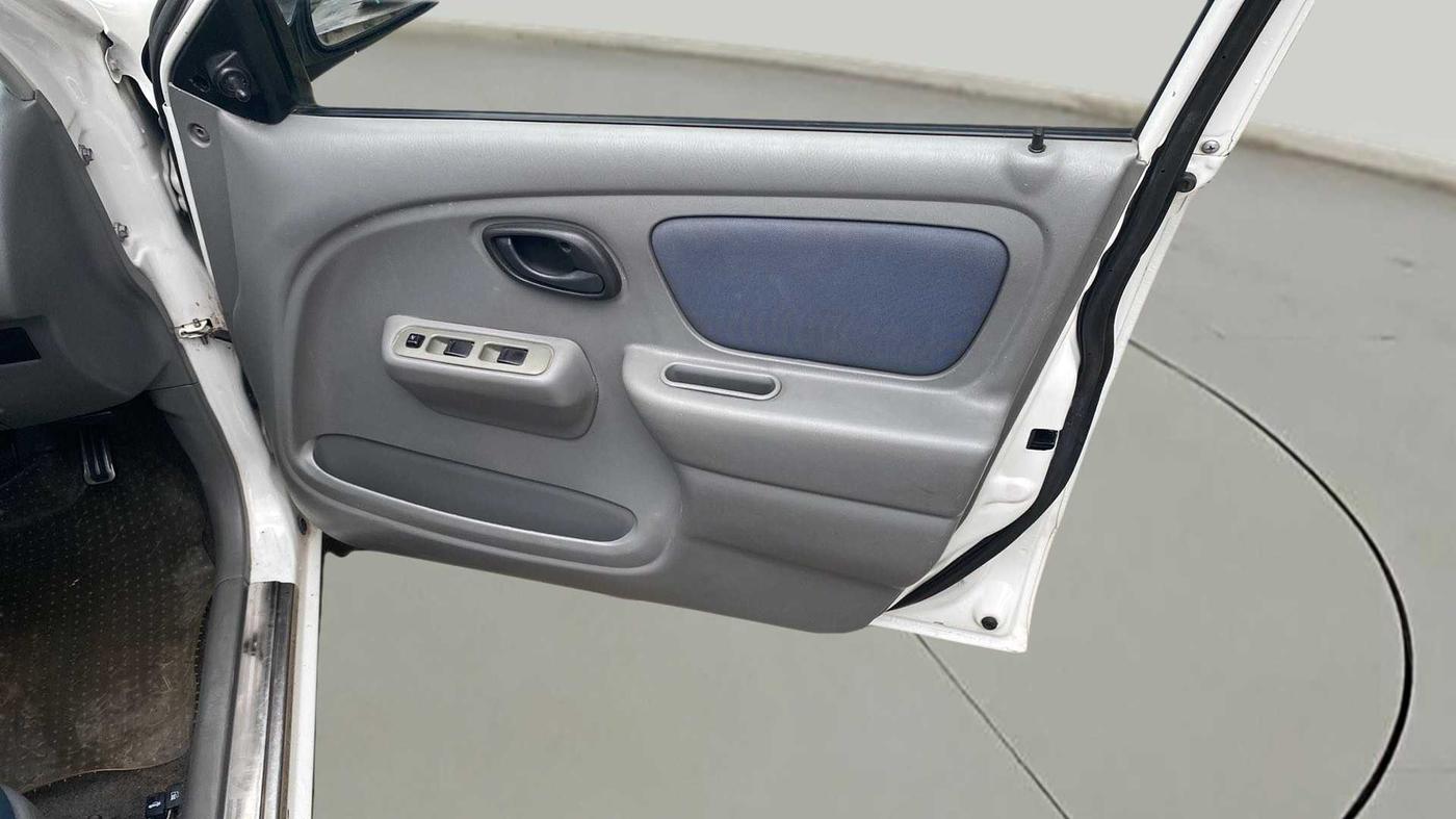 2012 Maruti Alto K10 VXI, Petrol, Manual, 72,136 km, Driver Side Door Panels Control
