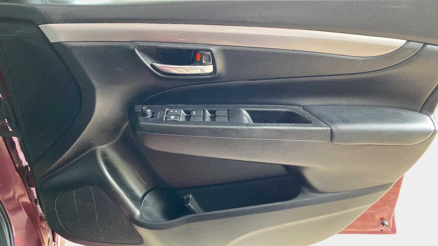 2017 Maruti Ciaz S 1.4 MT PETROL, Petrol, Manual, 73,948 km, Driver Side Door Panels Control