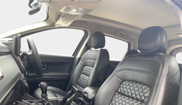 2023 Tata Safari XTA PLUS DARK EDITION, Diesel, Automatic, 6,468 km, Right Side Front Door Cabin