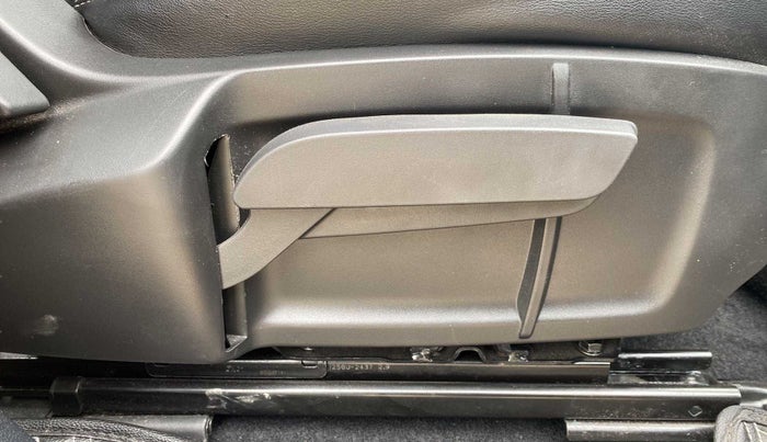 2023 Tata Safari XTA PLUS DARK EDITION, Diesel, Automatic, 6,468 km, Driver Side Adjustment Panel