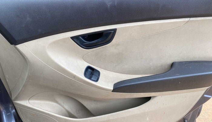 2014 Hyundai Eon ERA +, Petrol, Manual, 35,510 km, Driver Side Door Panels Control