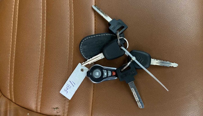 2017 Maruti Alto 800 LXI, Petrol, Manual, 7,770 km, Key Close Up