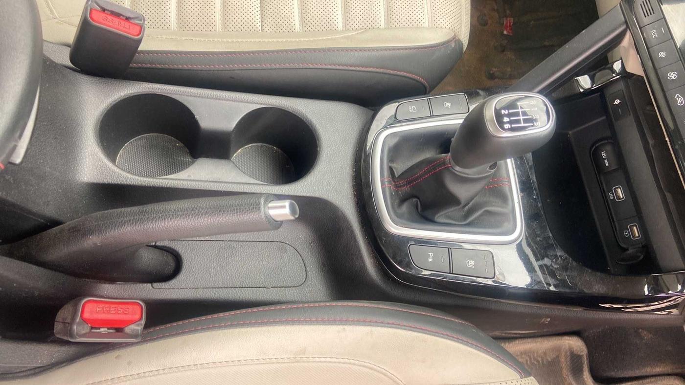 2019 KIA SELTOS GTX PLUS 1.4 PETROL, Petrol, Manual, 29,171 km, Gear Lever