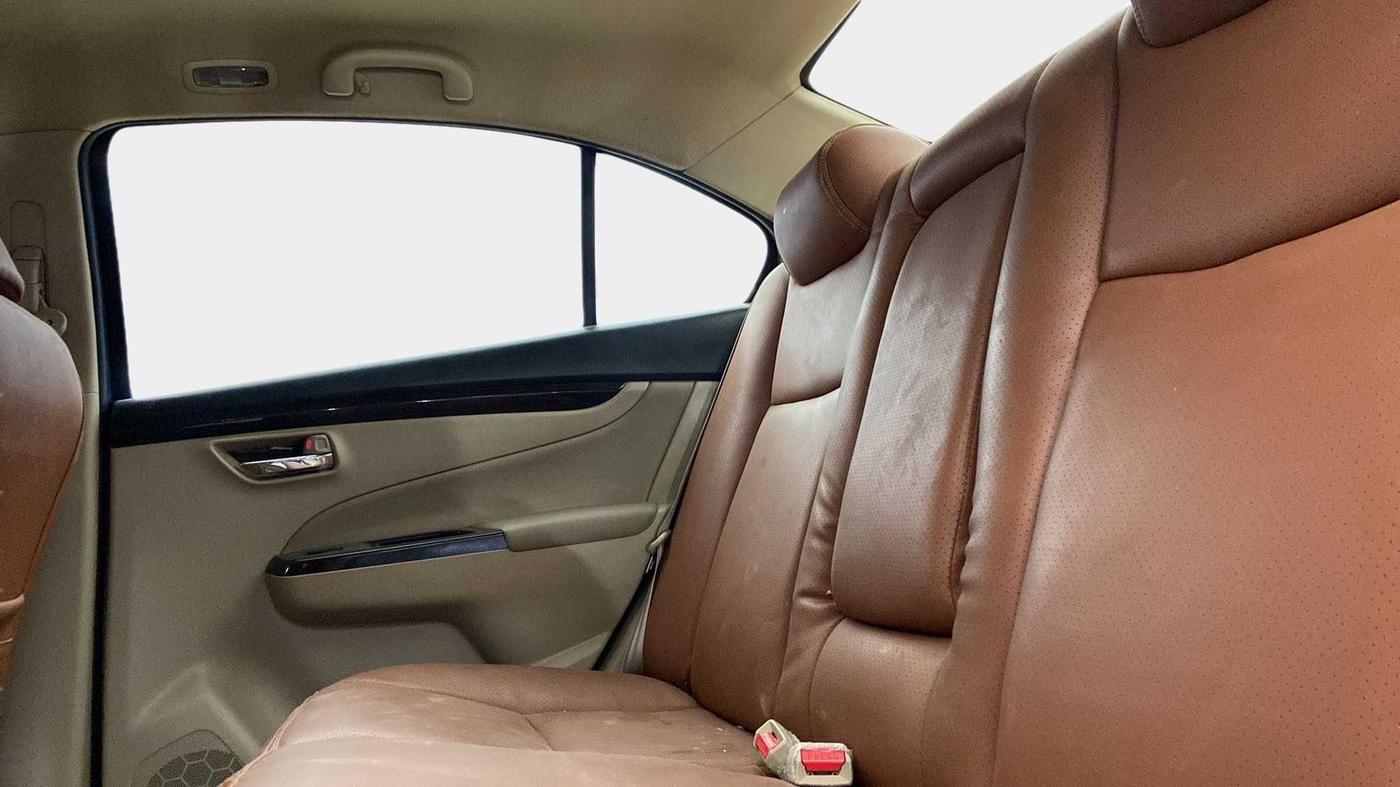 2017 Maruti Ciaz ZETA 1.4  MT PETROL, Petrol, Manual, 33,161 km, Right Side Rear Door Cabin