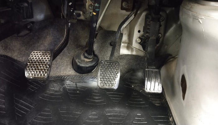 2019 Maruti Eeco 5 STR WITH A/C+HTR CNG, CNG, Manual, 62,412 km, Pedals