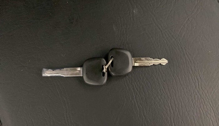 2019 Maruti Eeco 5 STR WITH A/C+HTR CNG, CNG, Manual, 62,412 km, Key Close Up