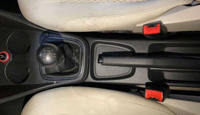 2014 Volkswagen Polo COMFORTLINE 1.2L, Petrol, Manual, 45,517 km, Gear Lever