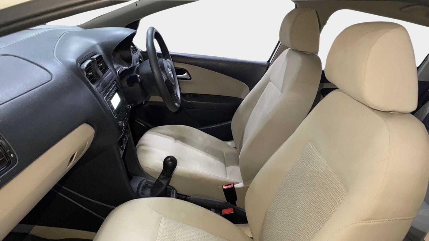 2014 Volkswagen Polo COMFORTLINE 1.2L, Petrol, Manual, 45,517 km, Right Side Front Door Cabin