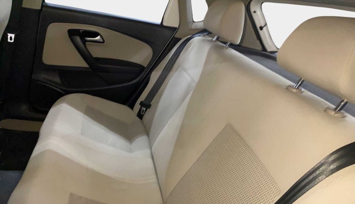 2014 Volkswagen Polo COMFORTLINE 1.2L, Petrol, Manual, 45,517 km, Right Side Rear Door Cabin