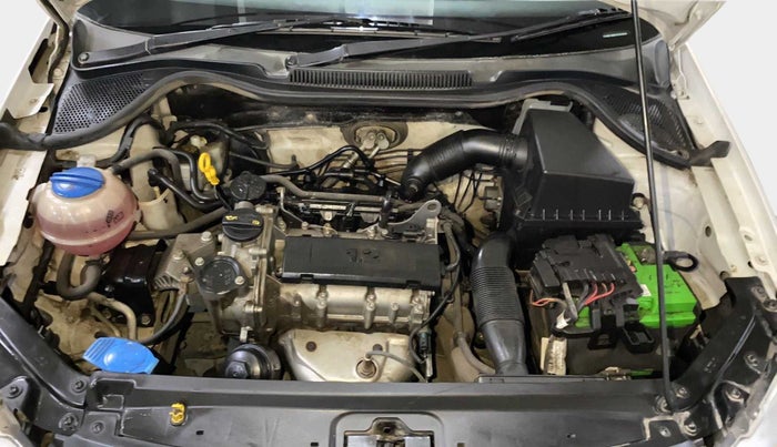 2014 Volkswagen Polo COMFORTLINE 1.2L, Petrol, Manual, 45,517 km, Open Bonet