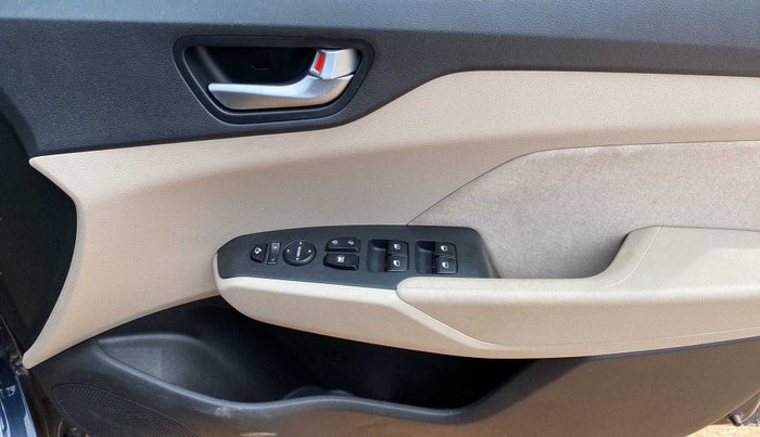 2019 Hyundai Verna 1.6 VTVT SX + AT, Petrol, Automatic, 37,380 km, Driver Side Door Panels Control