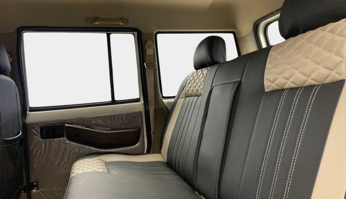 2022 Mahindra Bolero B6, Diesel, Manual, 22,038 km, Right Side Rear Door Cabin