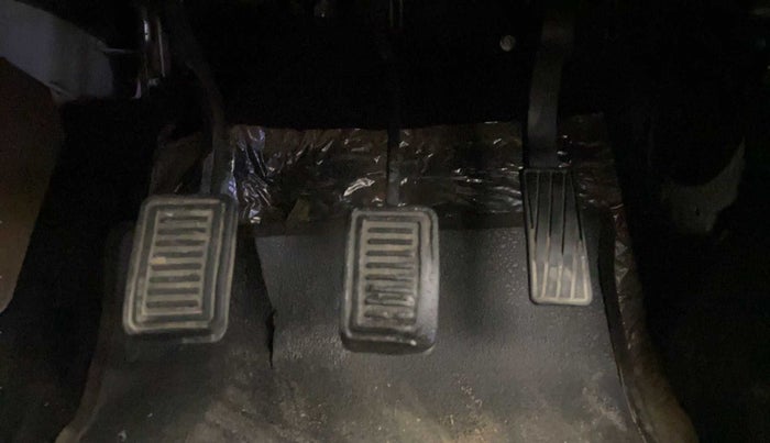2022 Mahindra Bolero B6, Diesel, Manual, 22,038 km, Pedals