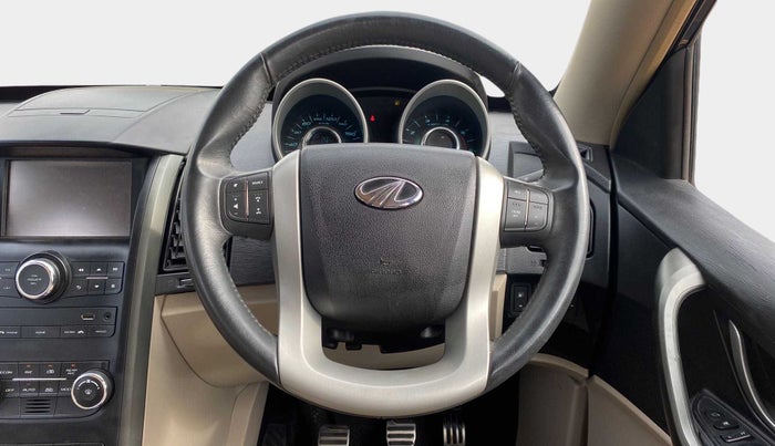 2015 Mahindra XUV500 W10, Diesel, Manual, 62,501 km, Steering Wheel Close Up