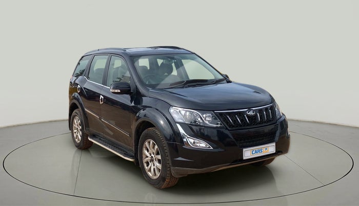 2015 Mahindra XUV500 W10, Diesel, Manual, 62,501 km, Right Front Diagonal