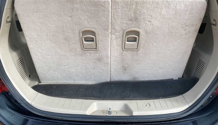 2015 Mahindra XUV500 W10, Diesel, Manual, 62,501 km, Boot Inside