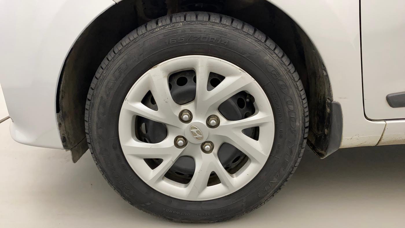 2017 Hyundai Grand i10 SPORTZ (O) 1.2 KAPPA VTVT, Petrol, Manual, 60,103 km, Left Front Wheel