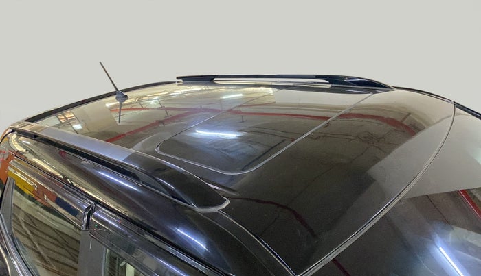 2023 Mahindra XUV300 W8 (O) 1.2 PETROL, Petrol, Manual, 14,550 km, Roof