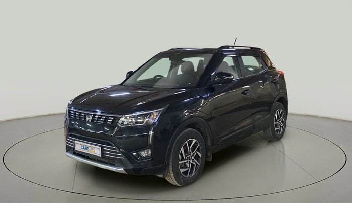 2023 Mahindra XUV300 W8 (O) 1.2 PETROL, Petrol, Manual, 14,550 km, Left Front Diagonal