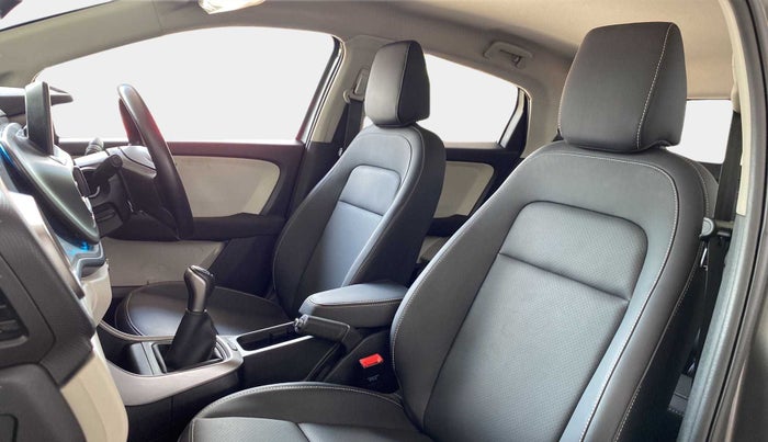 2022 Tata ALTROZ XZ PLUS PETROL, Petrol, Manual, 19,569 km, Right Side Front Door Cabin