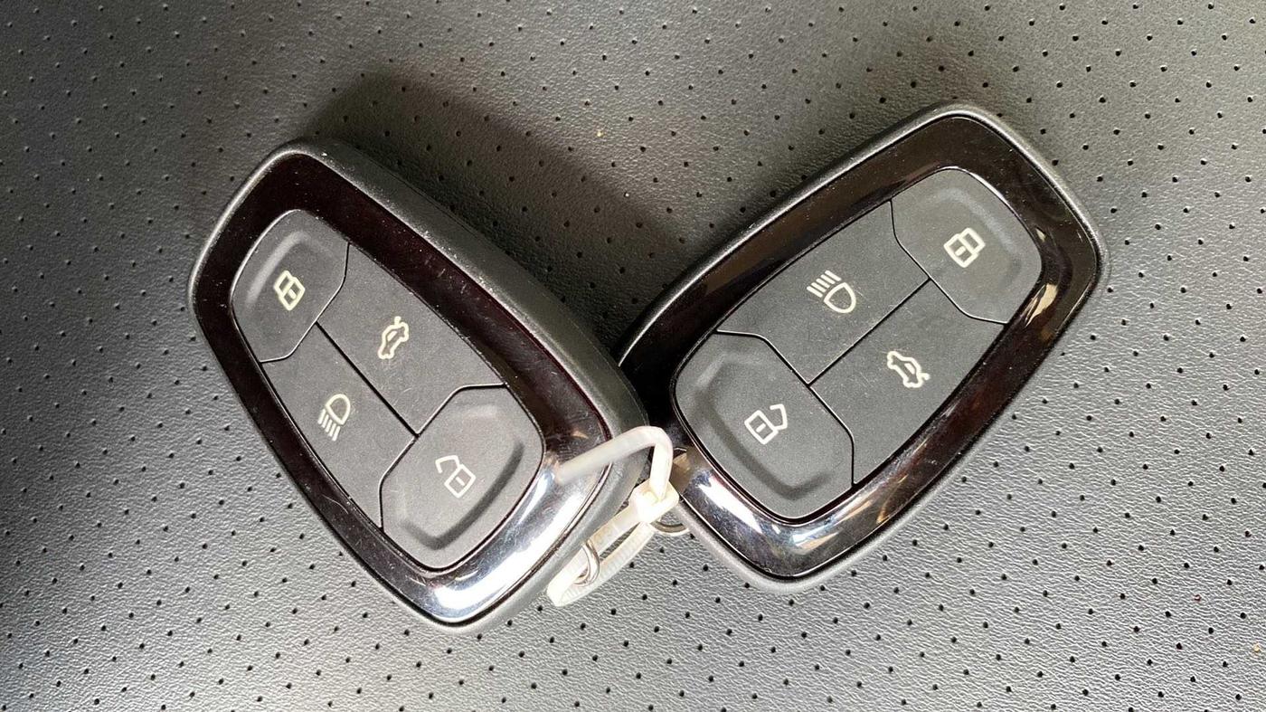 2022 Tata ALTROZ XZ PLUS PETROL, Petrol, Manual, 19,569 km, Key Close Up
