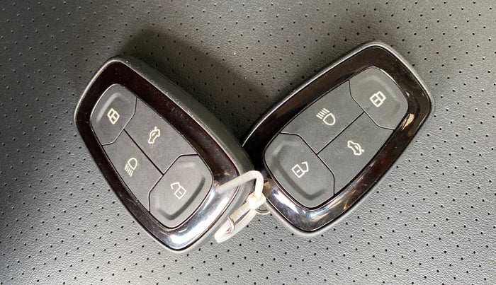 2022 Tata ALTROZ XZ PLUS PETROL, Petrol, Manual, 19,569 km, Key Close Up