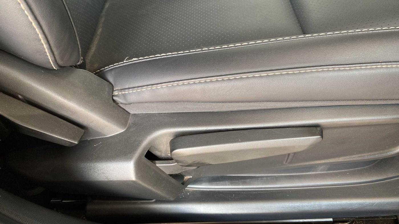 2022 Tata ALTROZ XZ PLUS PETROL, Petrol, Manual, 19,569 km, Driver Side Adjustment Panel
