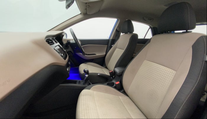 2019 Hyundai Elite i20 ASTA 1.2 (O), Petrol, Manual, 23,061 km, Right Side Front Door Cabin