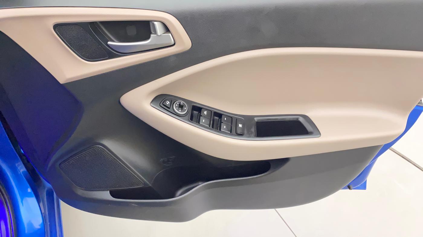 2019 Hyundai Elite i20 ASTA 1.2 (O), Petrol, Manual, 23,061 km, Driver Side Door Panels Control