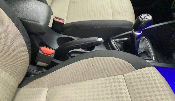 2019 Hyundai Elite i20 ASTA 1.2 (O), Petrol, Manual, 23,061 km, Gear Lever
