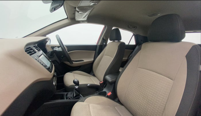 2017 Hyundai Elite i20 ASTA 1.2 (O), Petrol, Manual, 31,091 km, Right Side Front Door Cabin