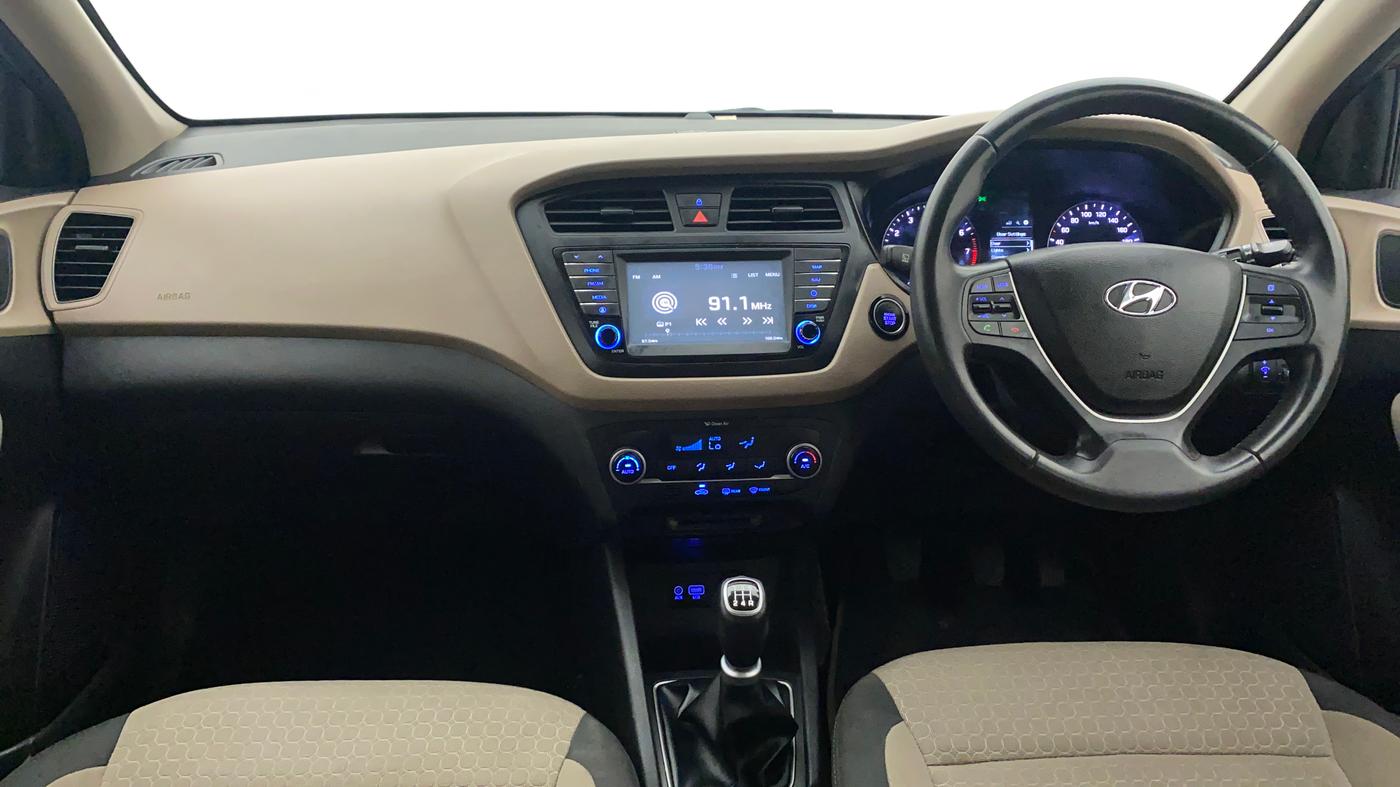 2017 Hyundai Elite i20 ASTA 1.2 (O), Petrol, Manual, 31,091 km, Dashboard