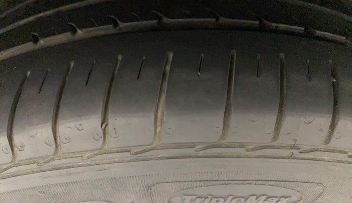2016 Honda City 1.5L I-VTEC S MT, Petrol, Manual, 1,15,300 km, Left Rear Tyre Tread