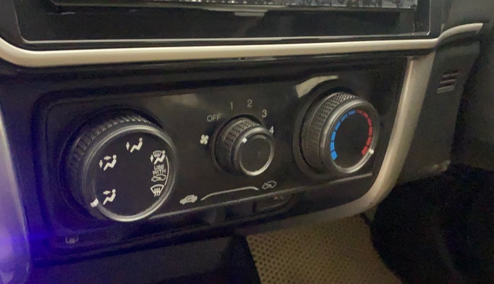 2016 Honda City 1.5L I-VTEC S MT, Petrol, Manual, 1,15,300 km, AC Unit - Directional switch has minor damage