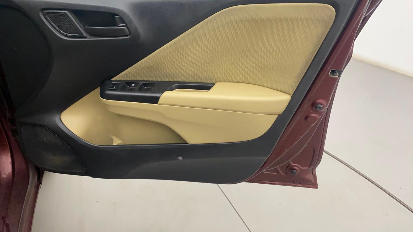 2016 Honda City 1.5L I-VTEC S MT, Petrol, Manual, 1,15,300 km, Driver Side Door Panels Control