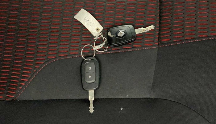 2017 Renault Duster RXS CVT, Petrol, Automatic, 46,813 km, Key Close Up