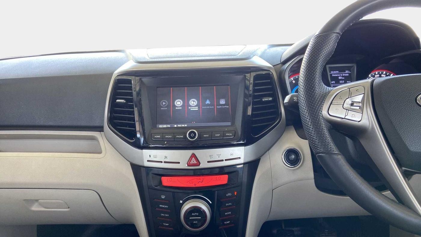 2022 Mahindra XUV300 W8 (O) 1.2 PETROL, Petrol, Manual, 14,357 km, Air Conditioner