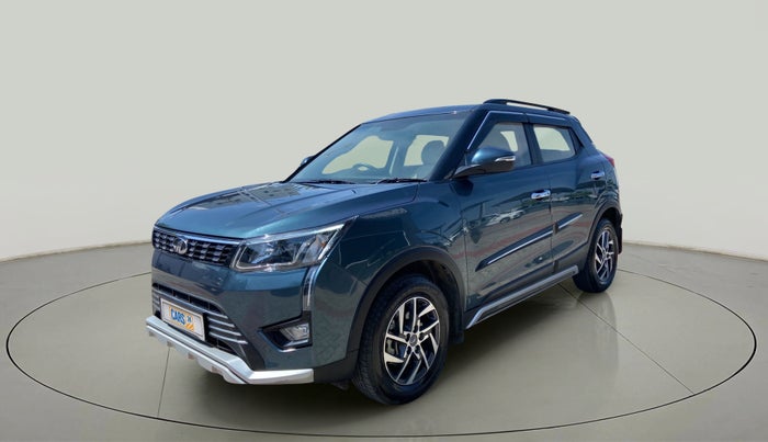 2022 Mahindra XUV300 W8 (O) 1.2 PETROL, Petrol, Manual, 14,357 km, Left Front Diagonal