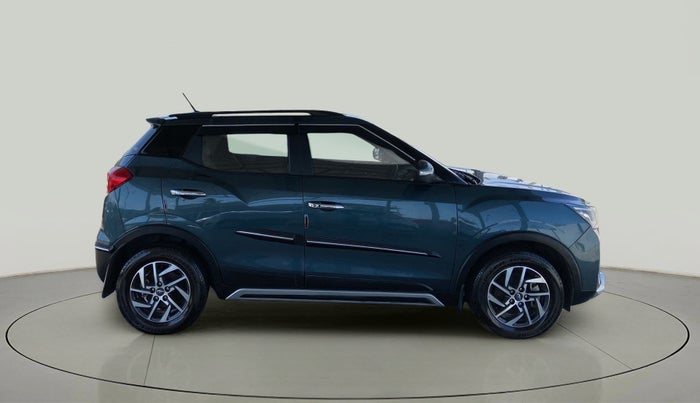 2022 Mahindra XUV300 W8 (O) 1.2 PETROL, Petrol, Manual, 14,357 km, Right Side View